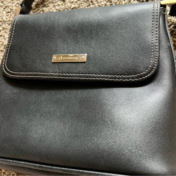 Liz Claiborne Black Crossbody Purse - Picture 2 of 10
